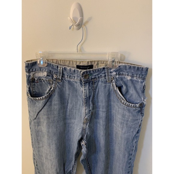 Tommy Hilfiger Mens 36 x 30 Premium Denim Jeans Straight Relax Distressed - Picture 2 of 16